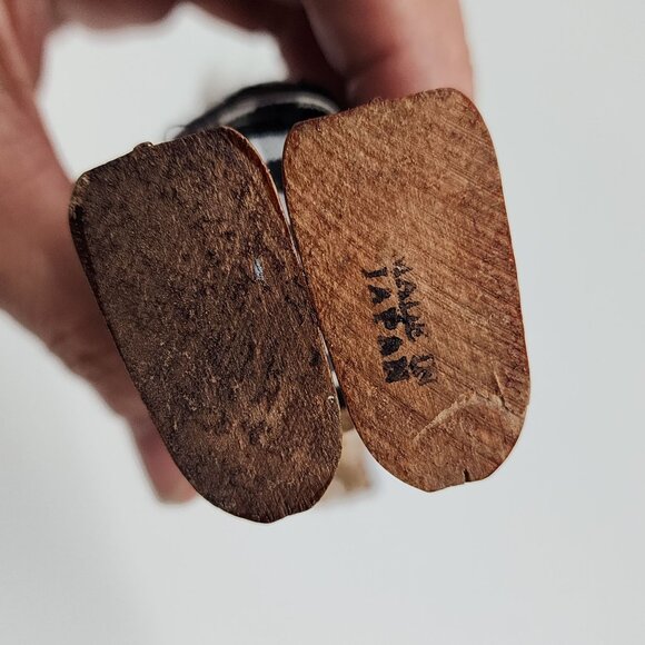 Vintage Wooden Fisherman Doll With Checkered Outfit & Straw Net Japan - Picture 7 of 7